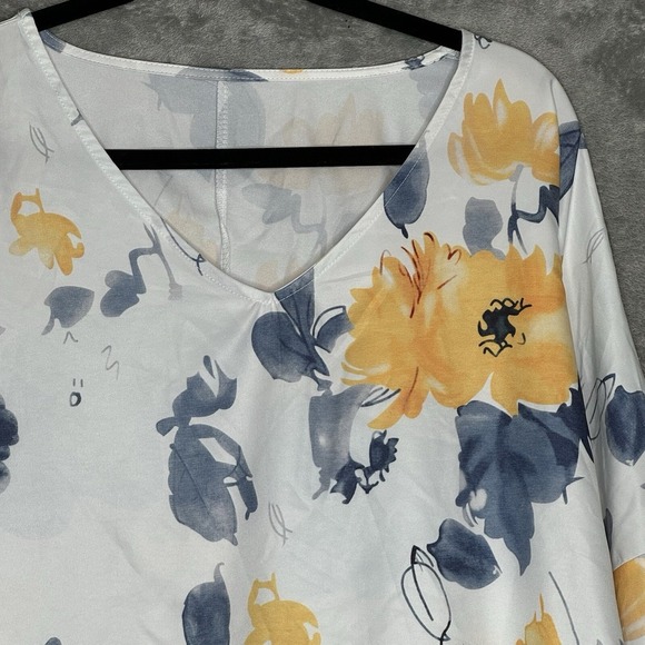 Amazon 4X Top Shirt White Yellow Floral Flower 3/4 Sleeve V Neck Womens - Picture 2 of 5